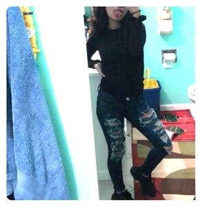 American Eagle ripped jeans🥰!